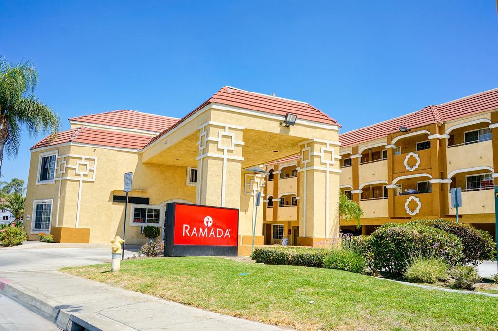 Hotel Ramada By Wyndham Ontario Exterior foto